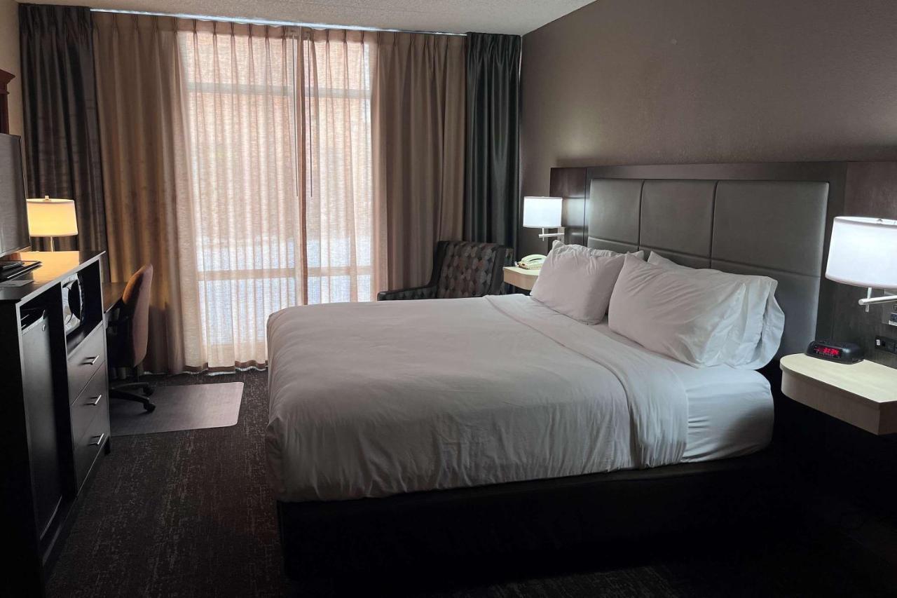 Hotel Wyndham Garden Southgate Extérieur photo