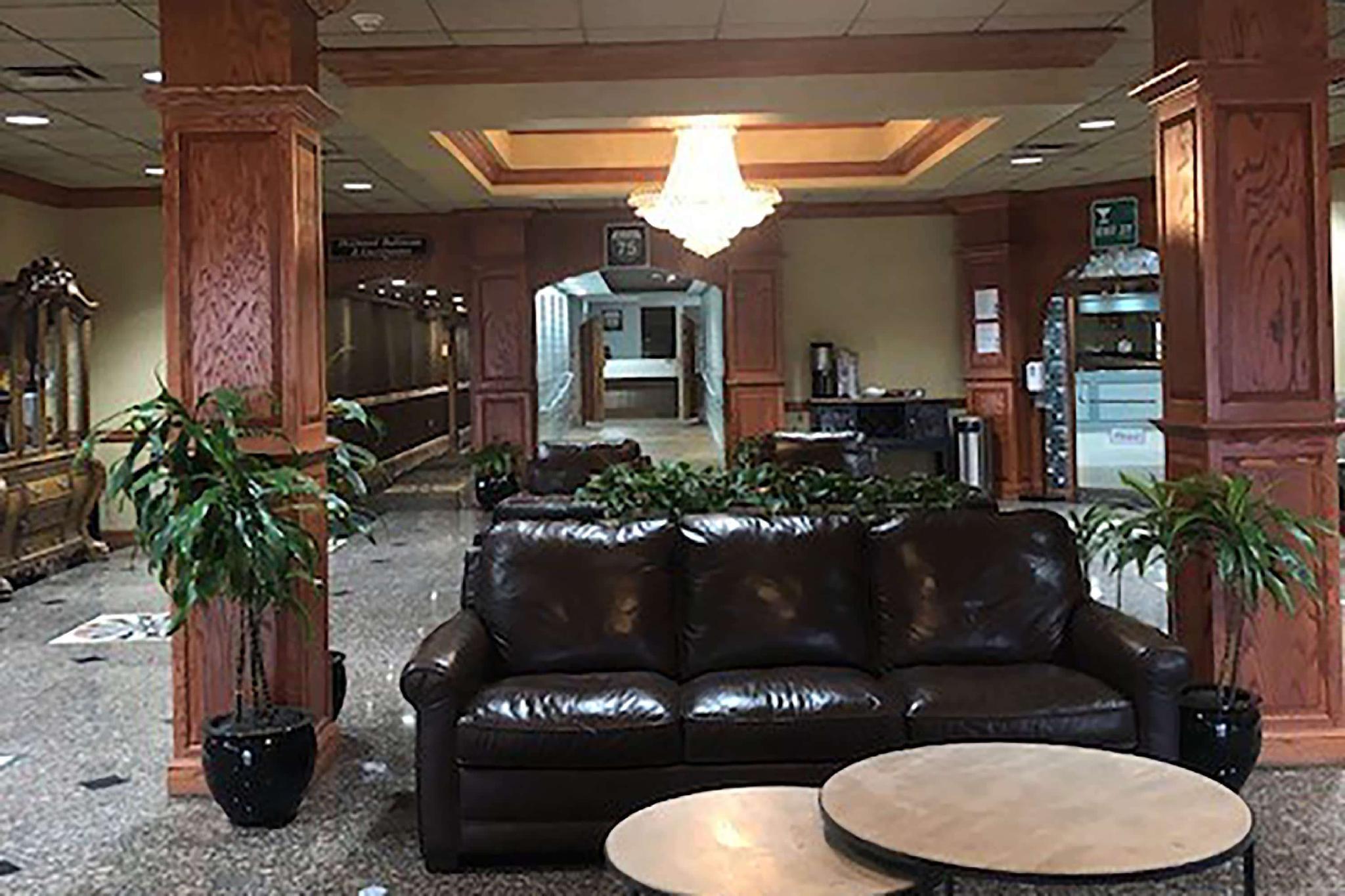 Hotel Wyndham Garden Southgate Extérieur photo